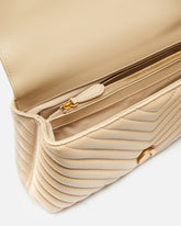 Μεσαία τσάντα χειρός Love Bag Puff Chevron από δέρμα νάπα - | Pinko