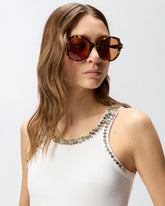 Top a costine con ricami gioiello - Bianco | Pinko