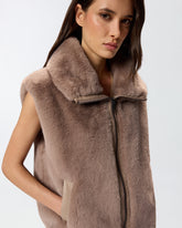 Gilet effetto pelliccia con zip - | Pinko