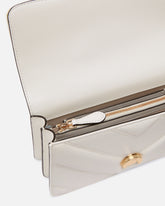 Torebka na ramię Mini Love Bag One ze skóry i skóry nappa w jodełkę z potrójnym łańcuszkiem - | Pinko