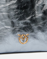 Borsa a mano secchiello piatto pelle laminata con tracollina - | Pinko