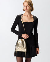 Borsa a spalla Mini Slouchy Bag in suede laminato con logo Love Birds - | Pinko