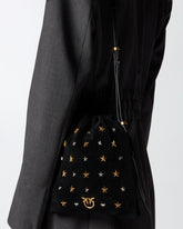 Petit sac porté épaule Mini Slouchy Bag en daim avec clous en forme d’étoile - | Pinko