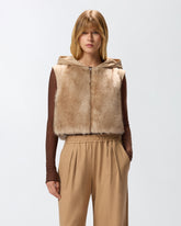 Gilet imbottito effetto pelliccia con cappuccio - | Pinko