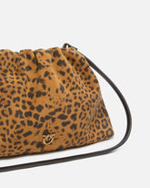 Clutch a spalla piccola in suede con stampa leopardata - | Pinko