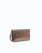 Mała kopertówka na długim pasku Love Bag Click Soft Horizontal z laminowanej skóry ze wzorem węża - | Pinko
