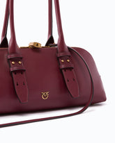 Escape Bag Horizontal, duża torba na ramię ze skóry - Bordeaux | Pinko