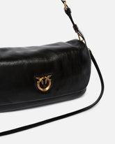 Średniej wielkości torebka na pasku Love Bag Click Soft Horizontal Handle z lśniącej skóry - | Pinko