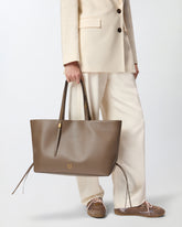 Medium leather shopper bag with metal details - | Pinko