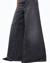 Ausgestellte Jeans mit Super Wide Leg aus Black Denim - Grau | Pinko