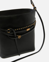 Średnia skórzana torebka na ramię Bucket Belt Bag - | Pinko