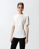 T-shirt con drappeggio e dettaglio dorato - | Pinko