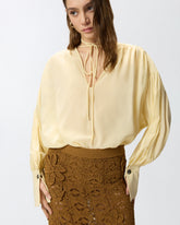 Blusa con scollo a V e arricci - Arancione | Pinko