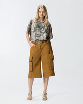 T-shirt cropped con stampa snake e Love Birds - Multicolor Beige-Nero | Pinko