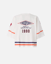 T-Shirt in Cropped-Länge mit V-Ausschnitt und Aufnähern mit Logo - Weiß | Pinko