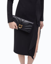 Mittlere Umhänge-Clutch Love Bag Click Horizontal aus Nappaleder mit Steppnähten - Schwarz | Pinko