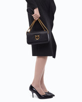 Torebka na długim pasku Mini Love Bag Click Soft Horizontal ze skóry licowej - Czarny | Pinko