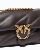 Borsa a tracolla Mini Love Bag Puff in nappa trapuntata con fibbia gioiello - Marrone | Pinko
