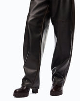 Pantaloni barrel fit in tessuto effetto nappa - Marrone | Pinko