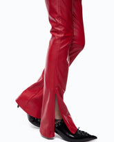 Ausgestellte Slim-Fit-Hose mit Nappaleder-Effekt - | Pinko