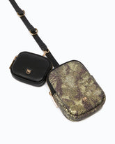 Custodia per smartphone e custodia per AirPods - Verde Militare | Pinko