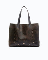 Borsa shopper in pelle cloud con patch e borchie - Rosso Scuro | Pinko