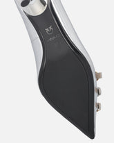 Décolleté basse in nappa laminata con cinturini e borchie - | Pinko