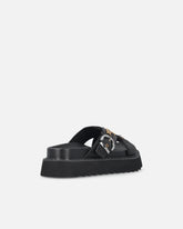 Sandali slide in nappa intrecciata con anelli metallici - | Pinko