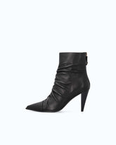 Stivaletto in nappa con tacco alto e punta affusolata - Nero | Pinko