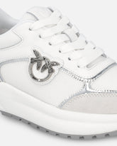 Παπούτσια sneakers με λογότυπο και γυαλιστερές λεπτομέρειες με όψη καθρέφτη - | Pinko