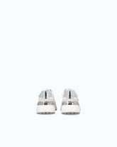 Παπούτσια sneakers με λογότυπο και γυαλιστερές λεπτομέρειες με όψη καθρέφτη - | Pinko