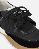 Scarpa da ginnastica con lacci doppi - | Pinko