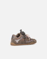 Sneakers con lacci doppi e applicazioni - Marrone | Pinko