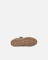 Sneakers con lacci doppi e applicazioni - Marrone | Pinko