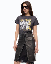 T-shirt stampa fiocco Too Chill To Conform