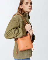 Secchiello a spalla piccolo in pelle -  | Pinko