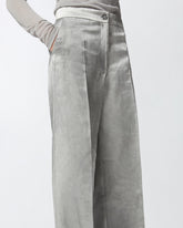Pantaloni ampi eleganti in raso delavato -  | Pinko