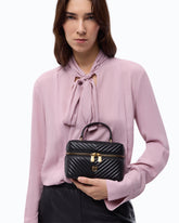 Μικρό beauty case από nappa chevron με λουράκι ώμου - Μαύρο | Pinko