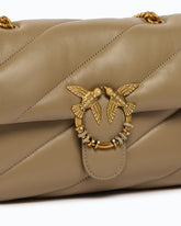 Bolso bandolera mediano Love Bag Puff de napa acolchada con hebilla tipo joya -  | Pinko