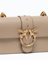 Sac à bandoulière Mini Love Bag One en cuir avec boucle bijou - Beige | Pinko