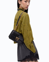 Μικρή τσάντα ώμου Love Bag One Chevron New Buckle - Μαύρο | Pinko