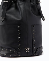 Borsa a tracolla Bucket Mini in pelle con borchie gioiello - Nero | Pinko