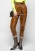 Pantaloni carrot fit a stampa snake color lucida